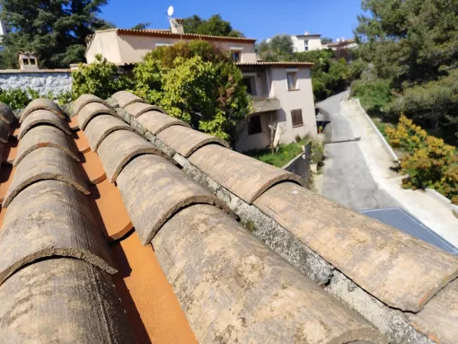 avant le brossage des supports des rives. artisan Janselme. Roquefort-les-Pins
