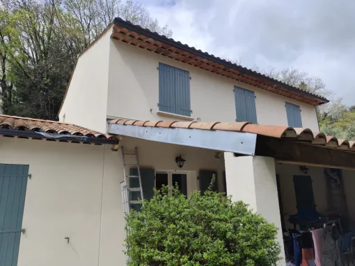 bandeau de rive anti-goutte Bar-sur-Loup artisan Janselme