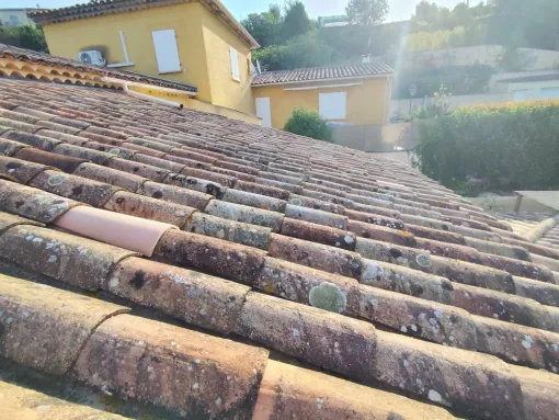 alignement des tuiles toiture couvreur artisan Janselme