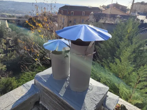 étanchéité vue sur mer chapeau cheminée VMC grasse artisan Janselme