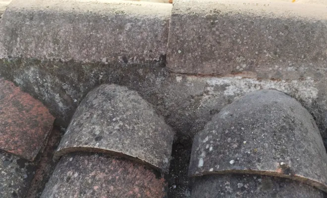 avant après brossage métallique faîtage artisan Janselme Roquefort-les-Pins