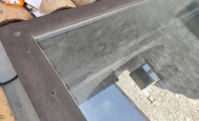 protection fenêtre de toit Velux carreaux puis de lumière maison village La Colle-sur-Loup artisan Janselme